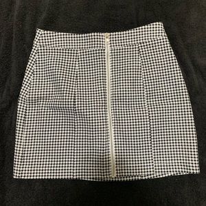 Forever 21 plaid black and white mini skirt like new.